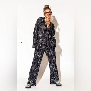 Dressed in LALA Long Sleeve Plissé Set in Interstellar Astronauts sz Large NWOT